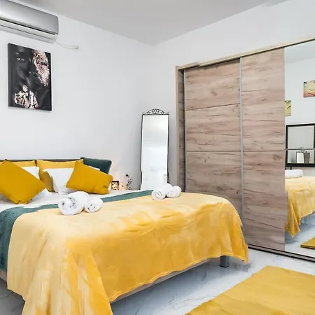 Апартаменти Monza Apartment-ultracentral *